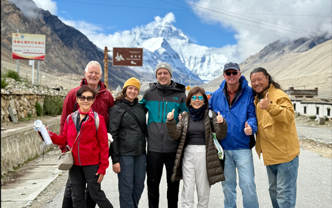 11 Days Hong Kong Chengdu Lhasa EBC Tour