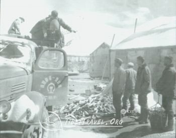 Why did China build Railway to Tibet ? A documentay on Building Qinghai-Tibet Railway.