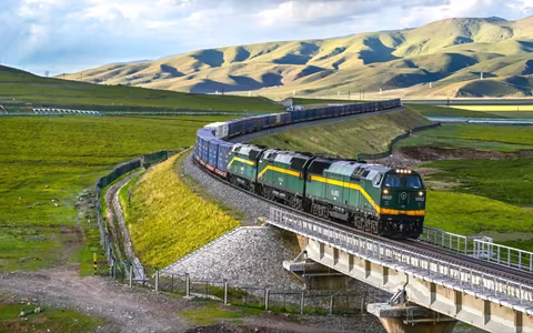7 Days Classic Chengdu and Tibet Impression Tour via Qinghai-Tibet Railway