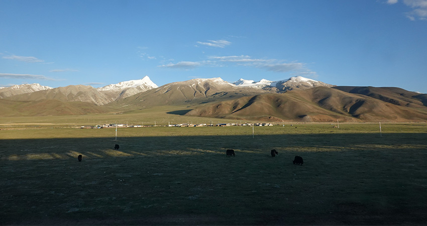Tibet's Stunning Natural View
