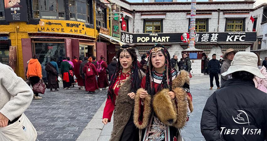 The bustling bazaar on Barkhor Street.