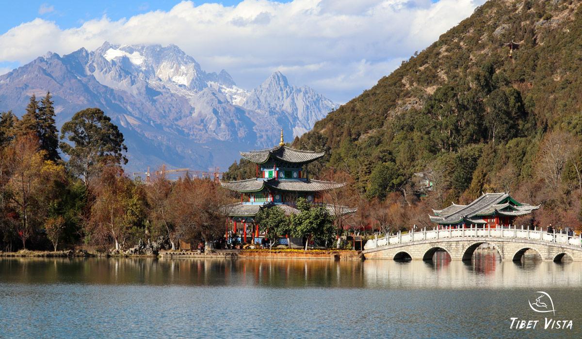 enjoy amazing vista of jade dragon snow mountain