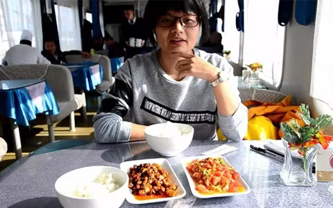 How About Meals on Tibet Train