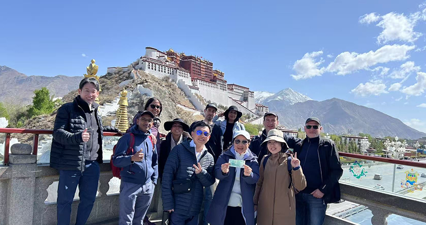 Lhasa group tour
