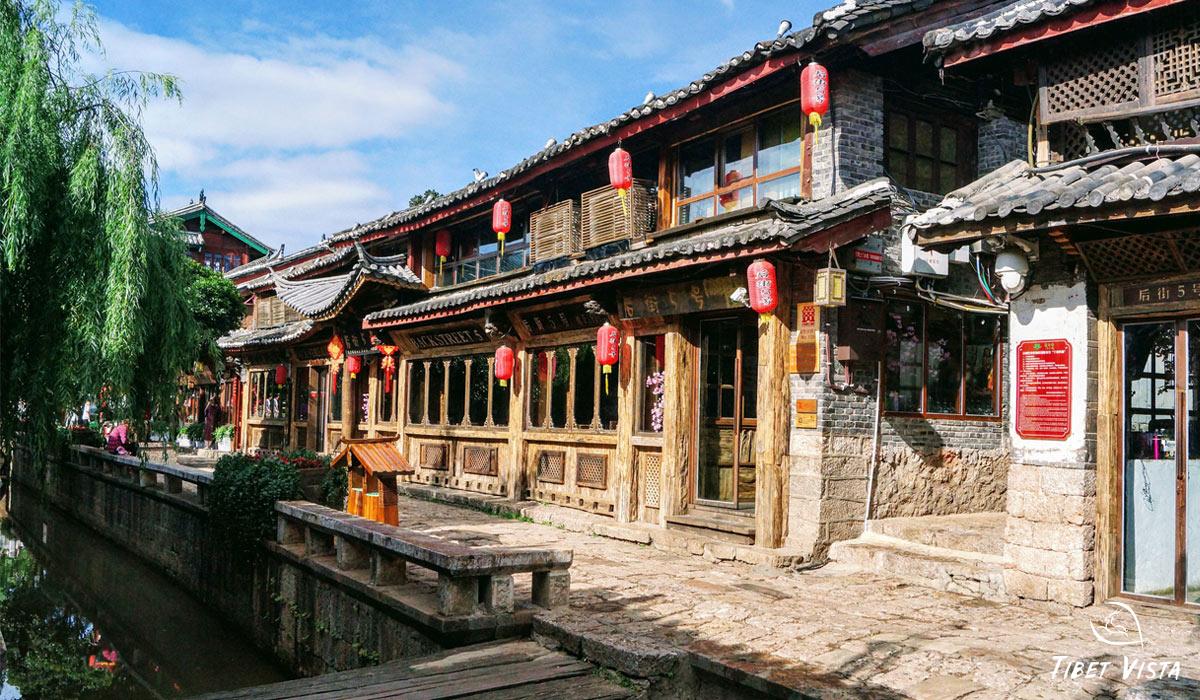 peaceful lijiang old town