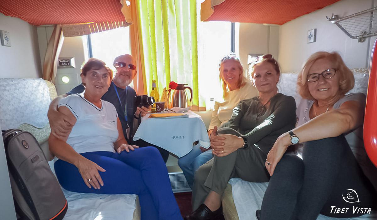 stay in cozy soft berth in xining lhasa train