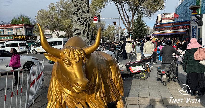 Barkhor Street is a must-visit attraction in Lhasa.