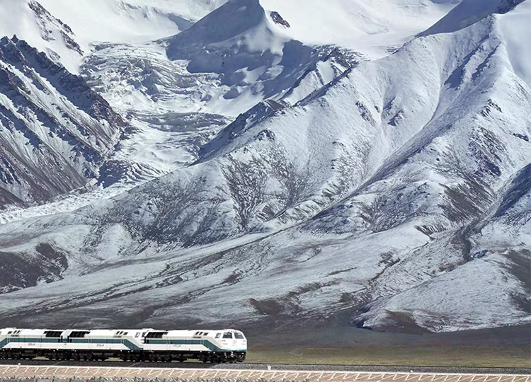 tibet train image