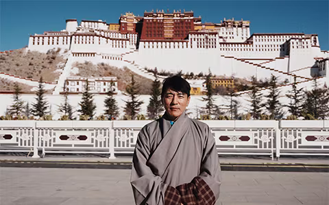 Tibet Vista's Senior Guide Tashi: A Devoted Buddhist with 20 Years of Experience