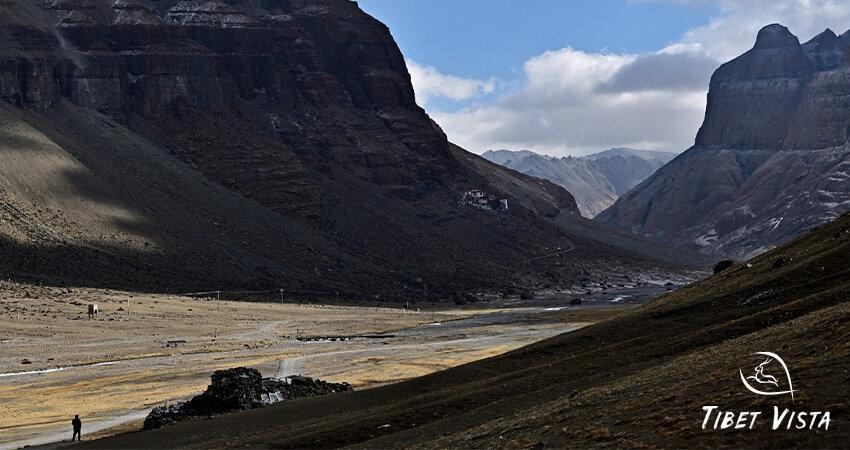 Trekking on the valley.